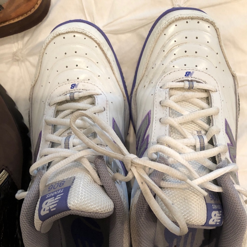 New Balance white leather tennis sneaker- worn once!!!!! Wide width!!!!